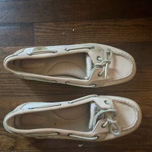 Sperry Women's Flats in Cream and Tan